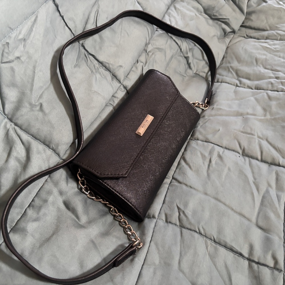 Kenneth Cole Reaction Liza Chain Crossbody Wallet